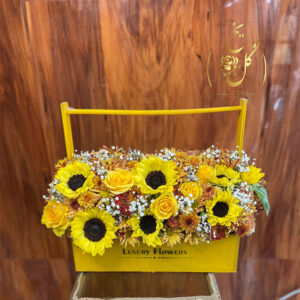 باکس گل با تم زرد و گلهای آفتابگردان کد 1127