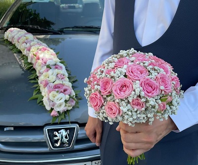  دسته گل عروس با رز صورتی