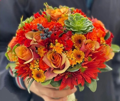 دسته گل عروس با گل های طبیعی خوشگل
