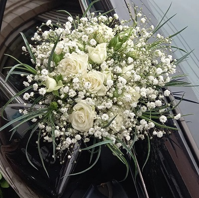 دسته گل طبیعی عروس تم سفید